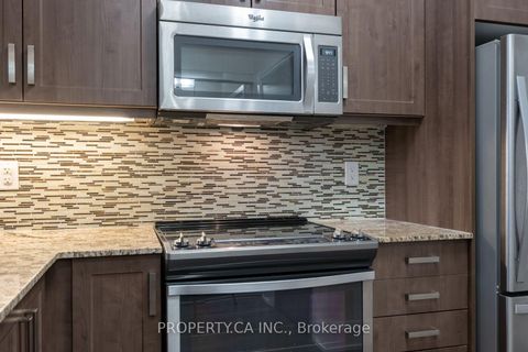 Photo 5 at 613 - 1 Old Mill Drive, Swansea, Toronto