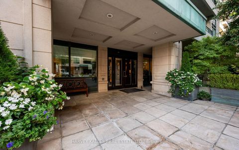 Photo 2 at 418 - 20 Scrivener Square, Moore Park, Toronto