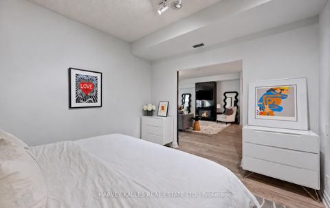 Photo 18 at 418 - 20 Scrivener Square, Moore Park, Toronto