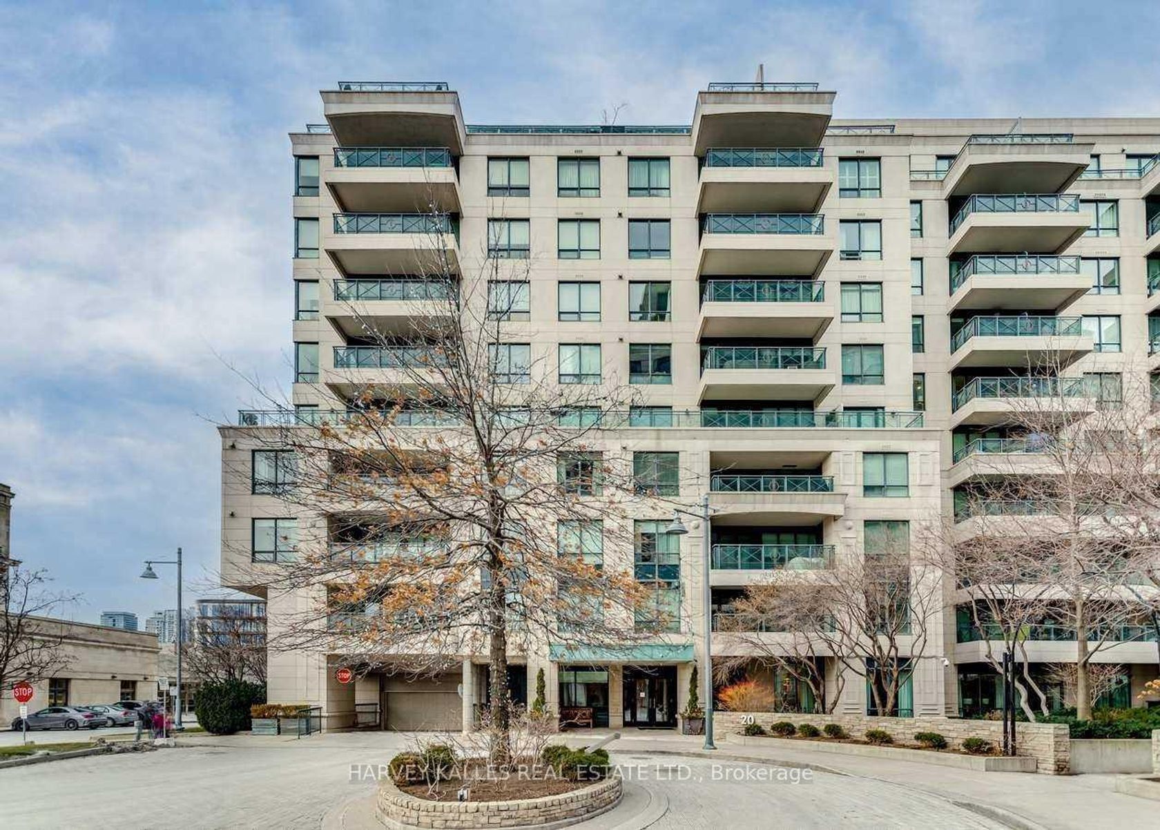 418 - 20 Scrivener Square, Moore Park, Toronto photo number 2