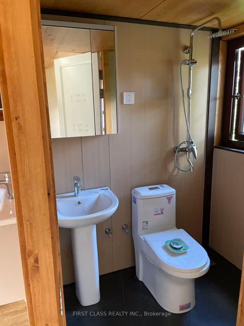Photo 10 at 17450 Bathurst Street, Rural King, King