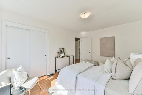 Photo 14 at 52 Daleside Crescent, Victoria Village, Toronto