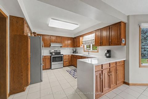 Photo 8 at 265 Dante Court, East Woodbridge, Vaughan