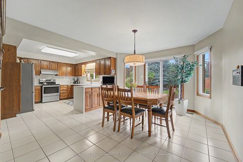 Photo 10 at 265 Dante Court, East Woodbridge, Vaughan