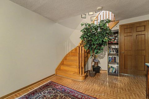 Photo 14 at 265 Dante Court, East Woodbridge, Vaughan