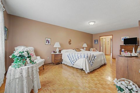 Photo 16 at 265 Dante Court, East Woodbridge, Vaughan