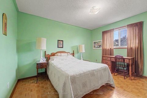 Photo 21 at 265 Dante Court, East Woodbridge, Vaughan