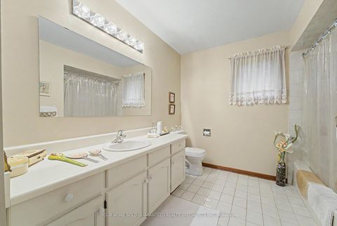 Photo 22 at 265 Dante Court, East Woodbridge, Vaughan