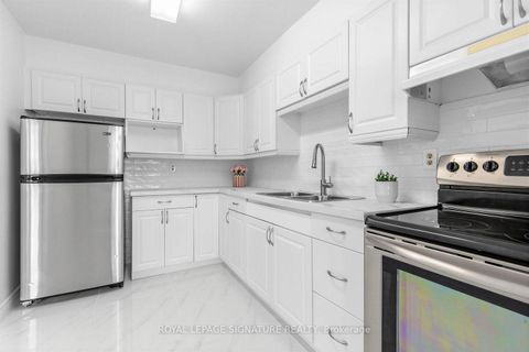 Photo 11 at 510 - 5 Shady Golf Way, Flemingdon Park, Toronto