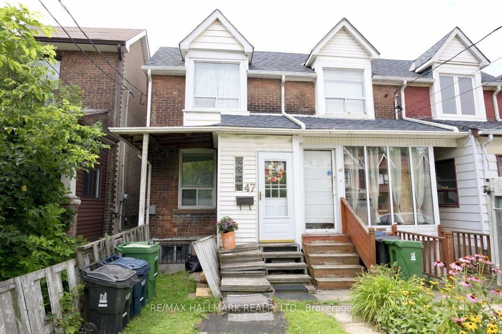47 Dentonia Park Avenue, Crescent Town, Toronto photo number 2