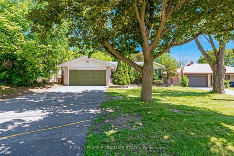 Photo 6 at 209 Burbank Drive, Bayview Village, Toronto