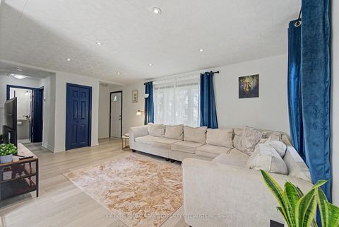 Photo 2 at 14376 JANE Street, King City, King