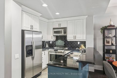 Photo 11 at 707 - 55 Delisle Avenue, St. Clair, Toronto