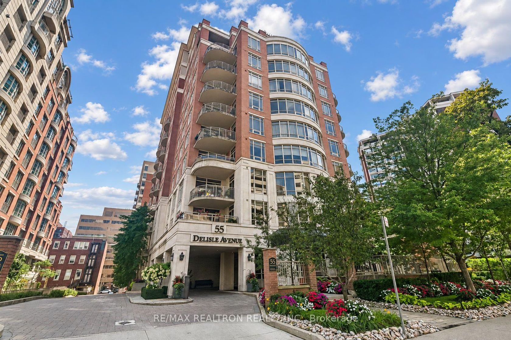 707 - 55 Delisle Avenue, St. Clair, Toronto photo number 2