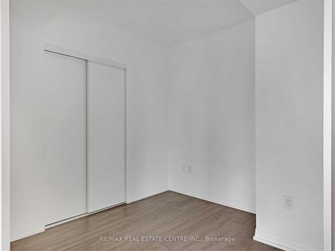 Photo 4 at 4709 - 251 Jarvis Street, Yonge Corridor, Toronto