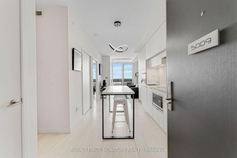 Photo 3 at 5009 - 8 Eglinton Avenue E, Mount Pleasant West, Toronto