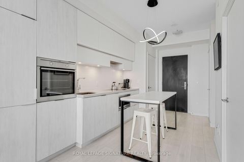 Photo 5 at 5009 - 8 Eglinton Avenue E, Mount Pleasant West, Toronto