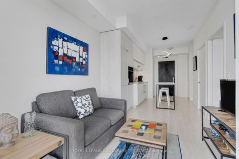 Photo 9 at 5009 - 8 Eglinton Avenue E, Mount Pleasant West, Toronto