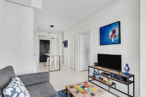 Photo 10 at 5009 - 8 Eglinton Avenue E, Mount Pleasant West, Toronto