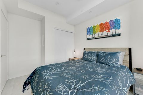 Photo 12 at 5009 - 8 Eglinton Avenue E, Mount Pleasant West, Toronto