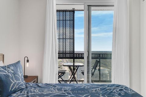 Photo 13 at 5009 - 8 Eglinton Avenue E, Mount Pleasant West, Toronto