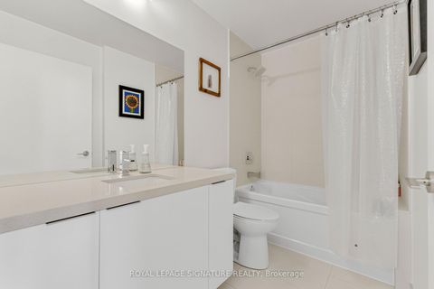 Photo 17 at 5009 - 8 Eglinton Avenue E, Mount Pleasant West, Toronto