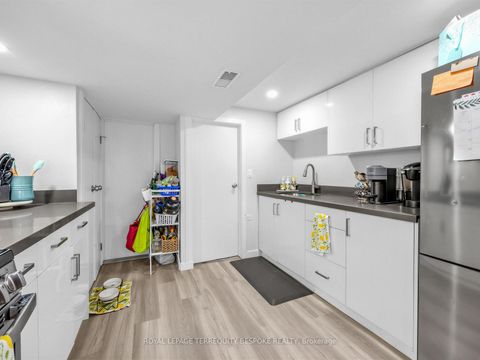 Photo 29 at 61 Chelsea Avenue, High Park North, Toronto