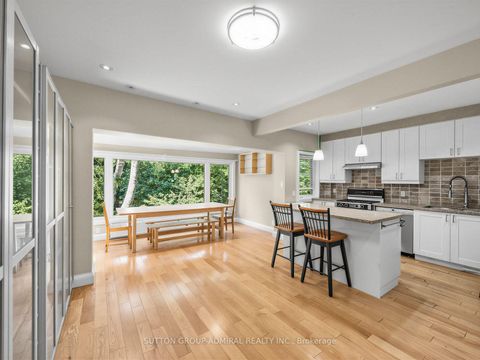 Photo 5 at 246 Ellis Avenue, Swansea, Toronto