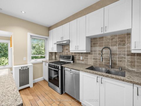 Photo 6 at 246 Ellis Avenue, Swansea, Toronto