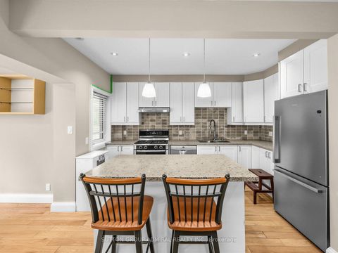 Photo 7 at 246 Ellis Avenue, Swansea, Toronto
