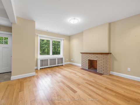 Photo 11 at 246 Ellis Avenue, Swansea, Toronto