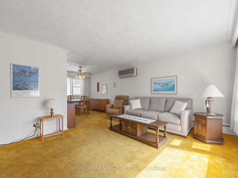 Photo 3 at 68 Beacham Crescent, Sullivan, Toronto