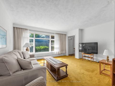Photo 4 at 68 Beacham Crescent, Sullivan, Toronto