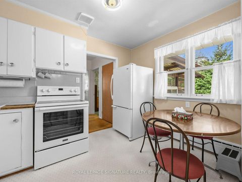 Photo 6 at 68 Beacham Crescent, Sullivan, Toronto