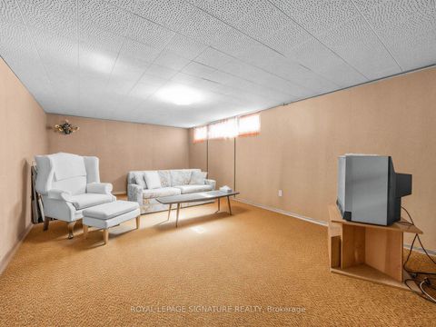 Photo 14 at 68 Beacham Crescent, Sullivan, Toronto
