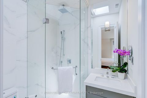 Photo 26 at 200 Snowdon Avenue, Lawrence Park North, Toronto