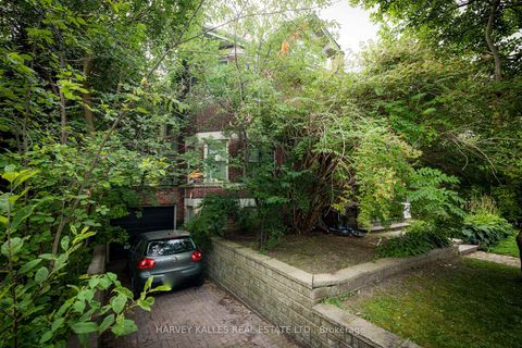 Photo 2 at 219 Balmoral Avenue, Casa Loma, Toronto