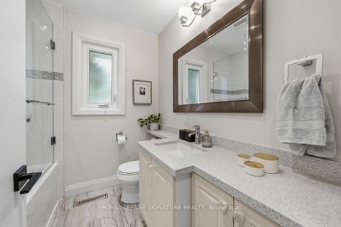 Photo 20 at 11 Yewfield Crescent, Don Mills, Toronto