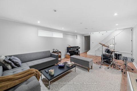 Photo 22 at 11 Yewfield Crescent, Don Mills, Toronto