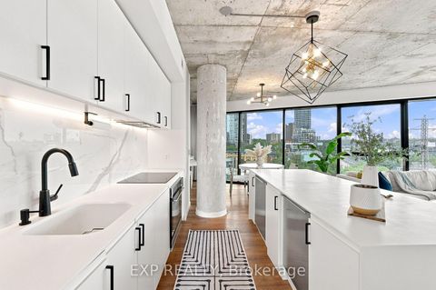 Photo 5 at 604 - 51 Trolley Crescent, Moss Park, Toronto