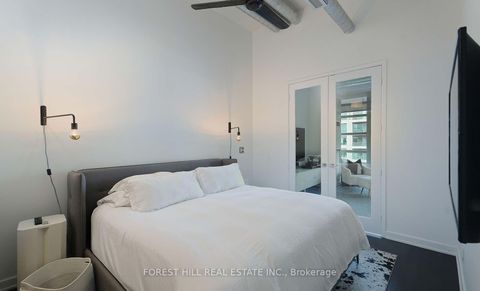 Photo 11 at 408 - 380 Macpherson Avenue, Casa Loma, Toronto