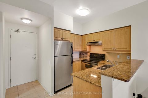 Photo 3 at 407 - 481 Rosewell Avenue, Lawrence Park South, Toronto
