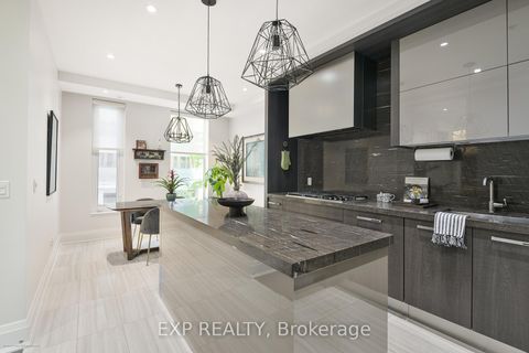 Photo 14 at 1084 Bay Street, Bay Street Corridor, Toronto