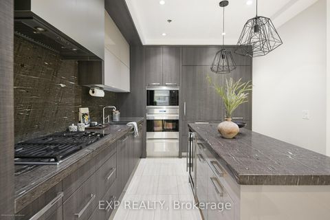 Photo 16 at 1084 Bay Street, Bay Street Corridor, Toronto