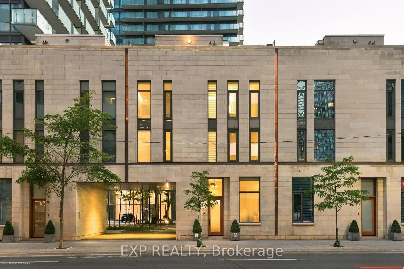 1084 Bay Street, Bay Street Corridor, Toronto photo number 2