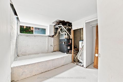 Photo 10 at 18 - 325 Jarvis Street, Moss Park, Toronto