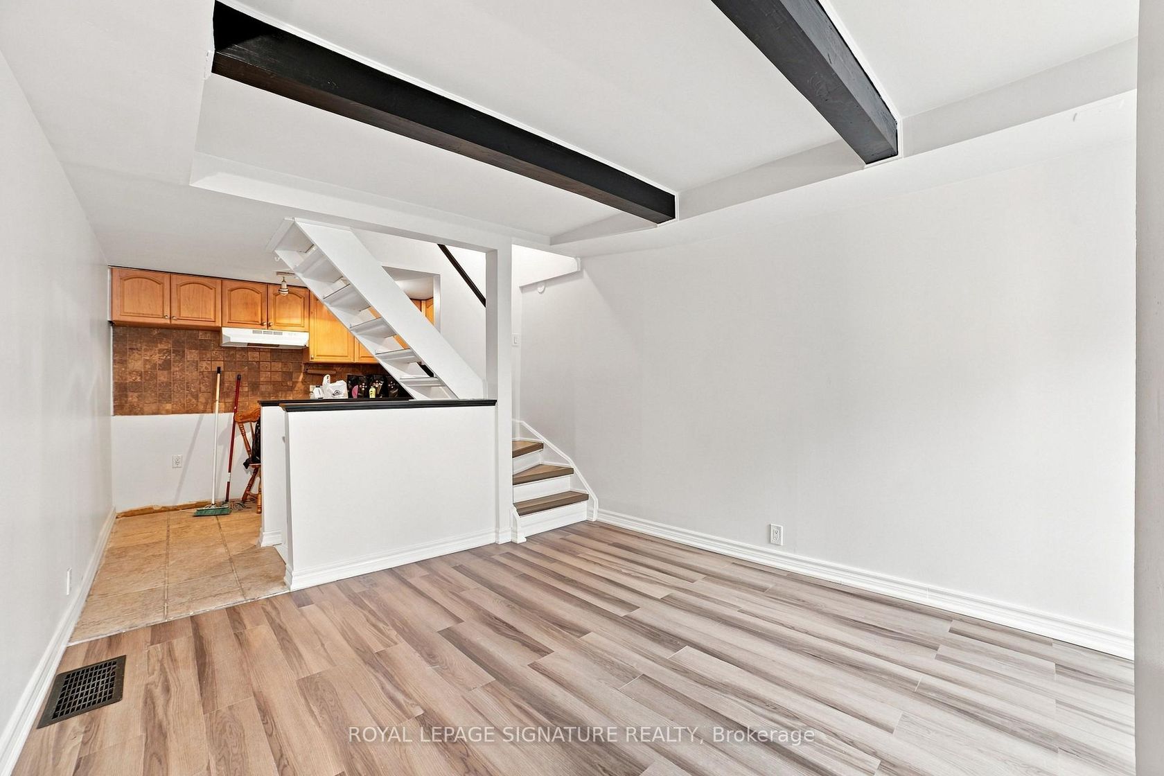 18 - 325 Jarvis Street, Moss Park, Toronto photo 3