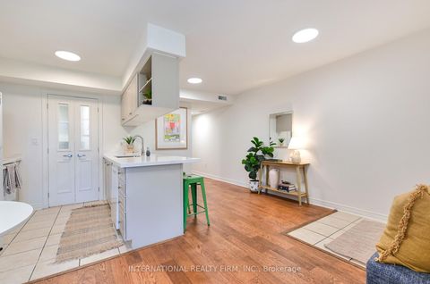 Photo 4 at 201 - 60 Aerodrome Crescent, Leaside, Toronto
