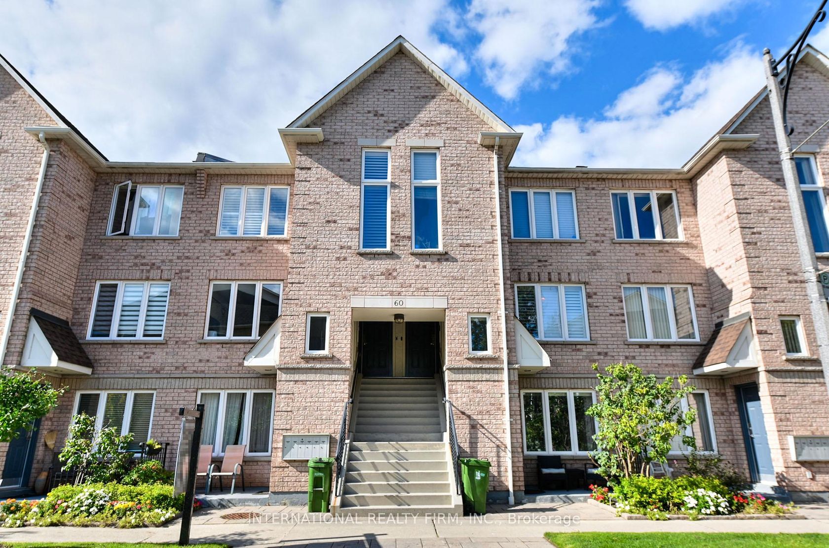 201 - 60 Aerodrome Crescent, Leaside, Toronto photo number 2