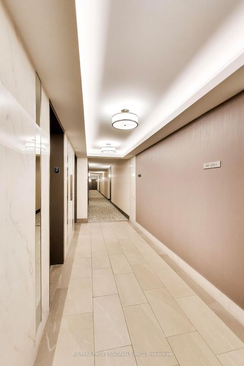 Photo 5 at 207 - 260 Scarlett Road, Smythe, Toronto